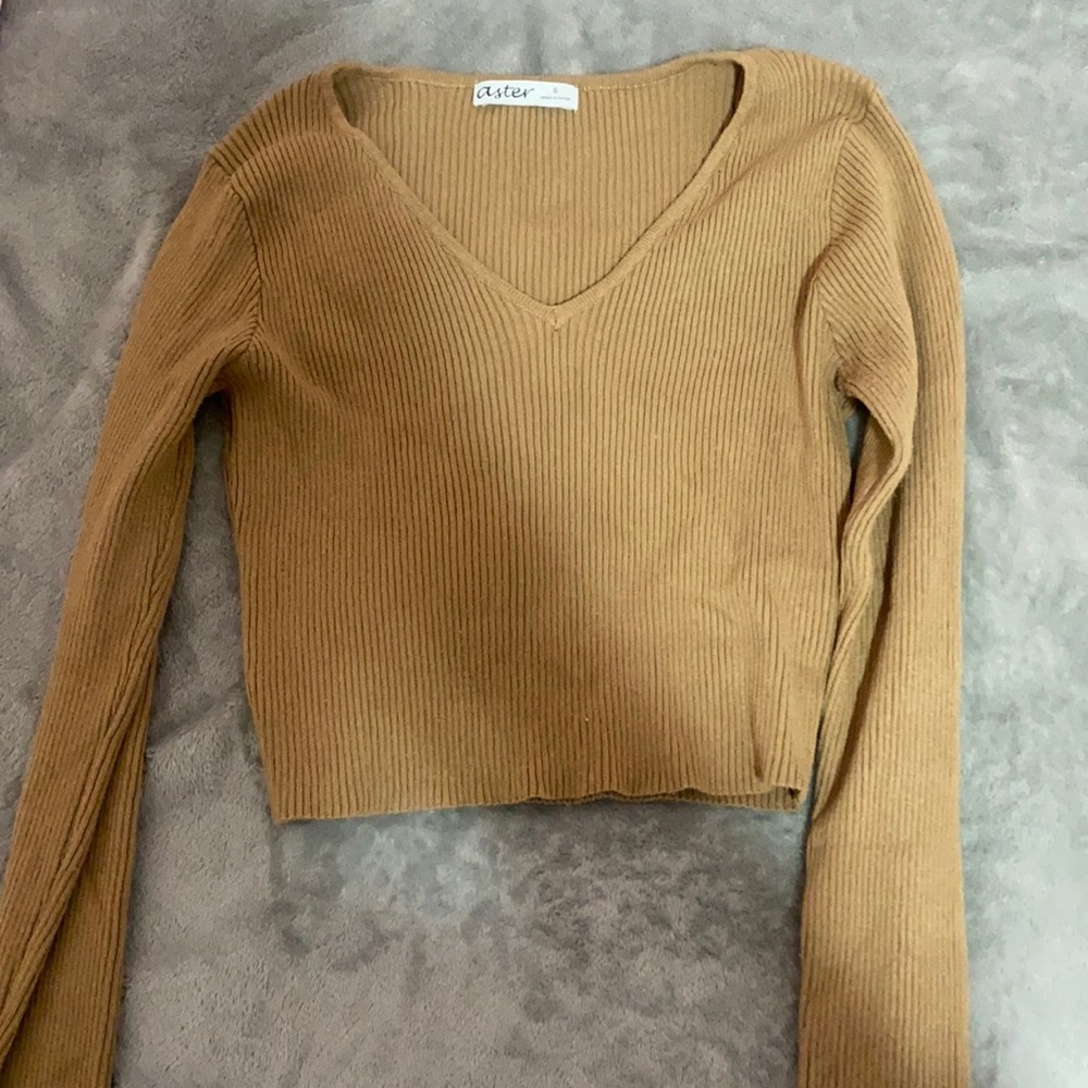 Long sleeve v neck top
